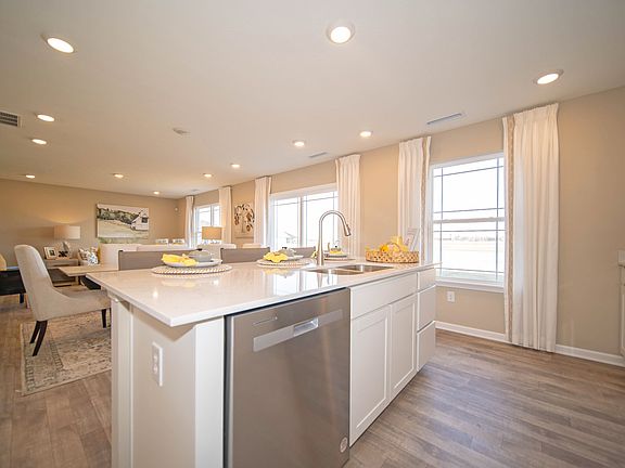 4th image of 1152 Blackstone Ave