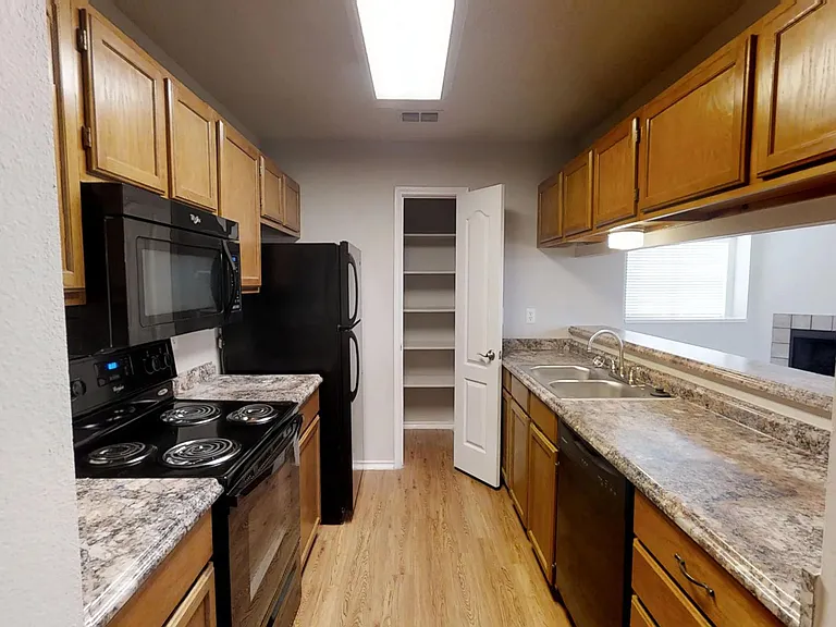 Country View Apartments — Photo 52