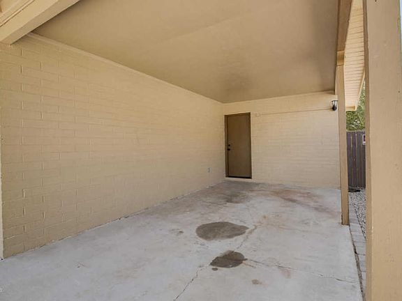 4th image of 1113 E 10th St