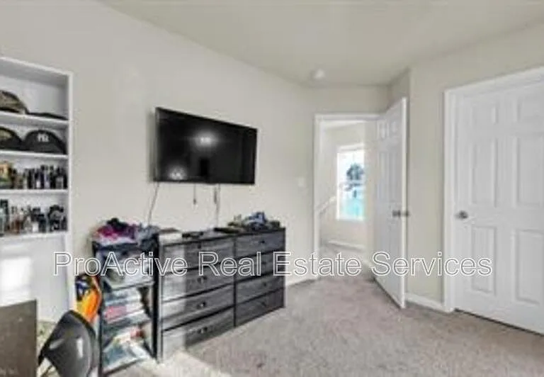 223 N 7th St — Photo 19