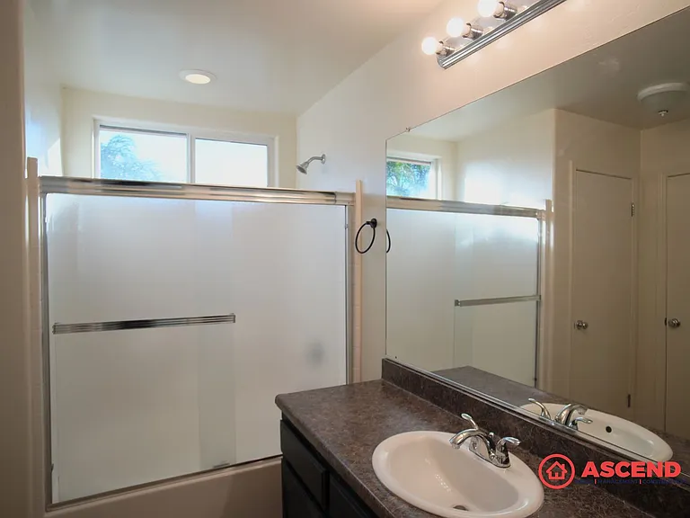 301 Alysheba Dr — Photo 17