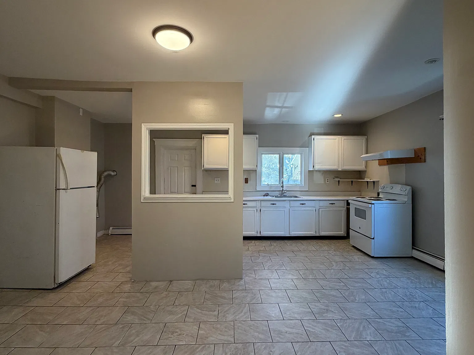 3 bed, 1100 sqft, $1,850 — Photo 3