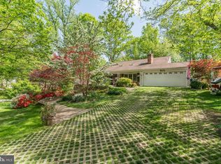 9125 Saint Marks Pl, Fairfax, VA 22031