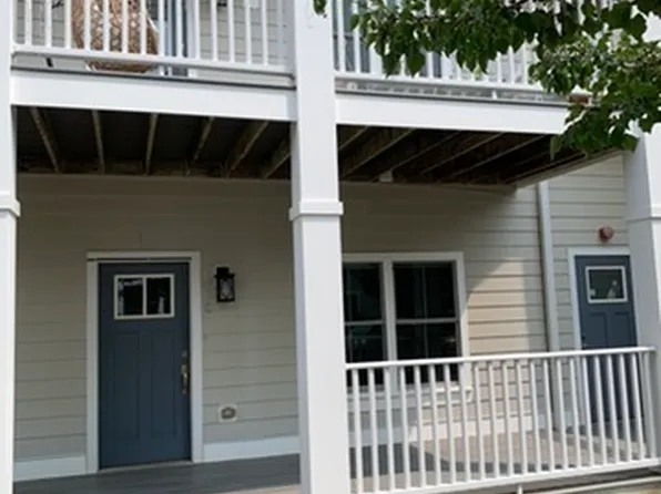 102 Edgewater Cir #C, East Hampton, CT 06424