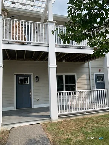 102 Edgewater Cir #C Photo 1