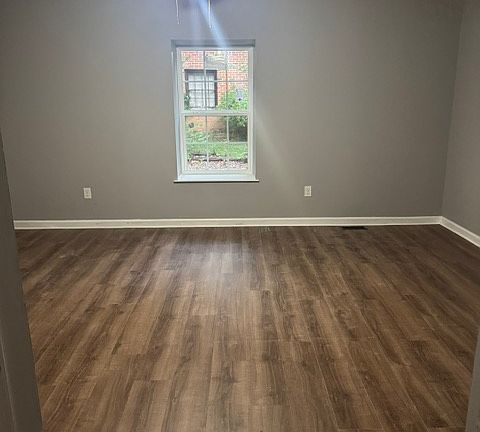 3rd image of 1505 20th St NW