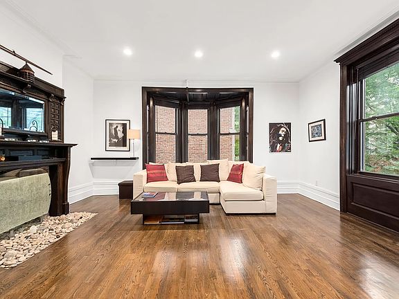 2nd image of 381 Convent Ave