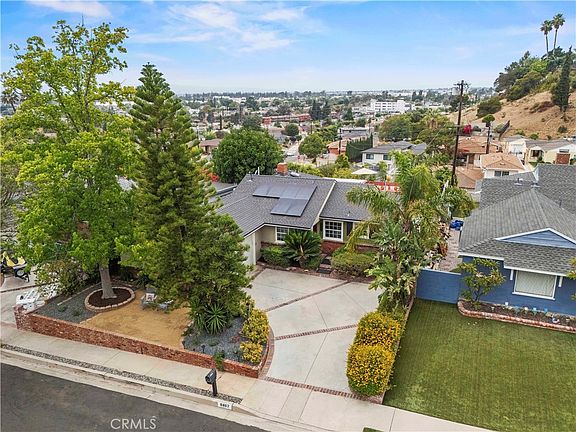 4th image of 8407 Broadacre Dr