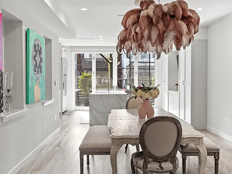22 Seaton Pl NW #A — Photo 3