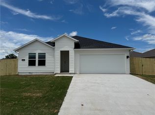 460 Raegan St, Prairie Grove, AR 72753