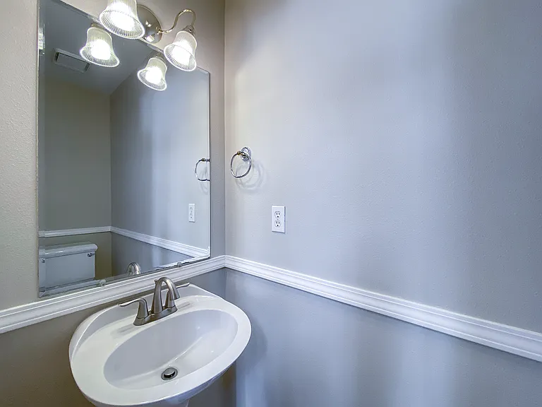 4682 Winthrop Ct — Photo 12