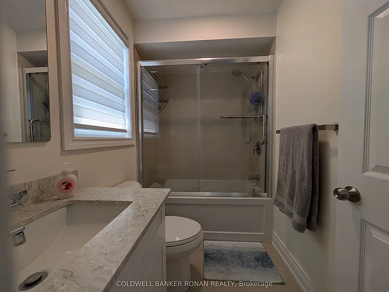 41 Camrose Dr — Photo 18