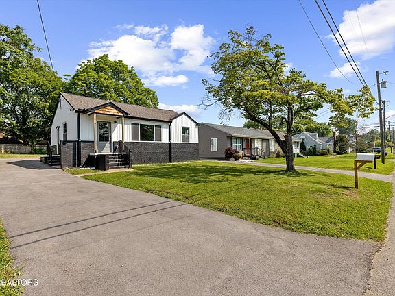 2nd image of 2819 Avondale Ave