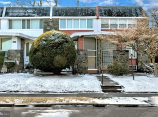 2752 W Country Club Rd, Philadelphia, PA 19131