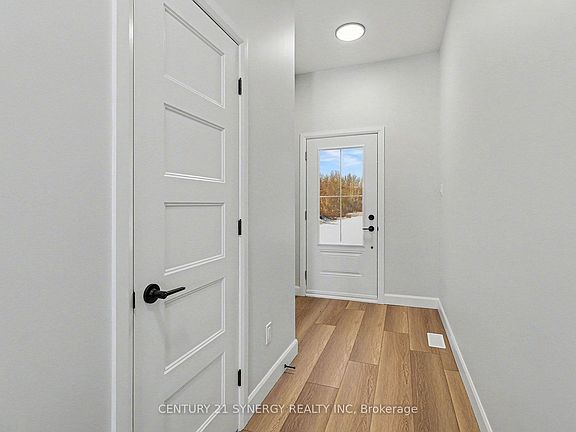 4th image of 67 Villeneuve St