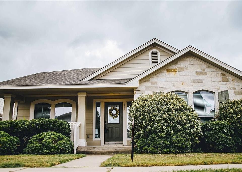 1st image of 213 Yucca House Dr