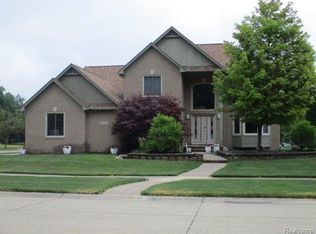 43668 Fallen Tree Dr, Sterling Heights, MI 48314