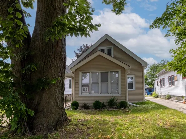 4917 N 55th St, Milwaukee, WI 53218