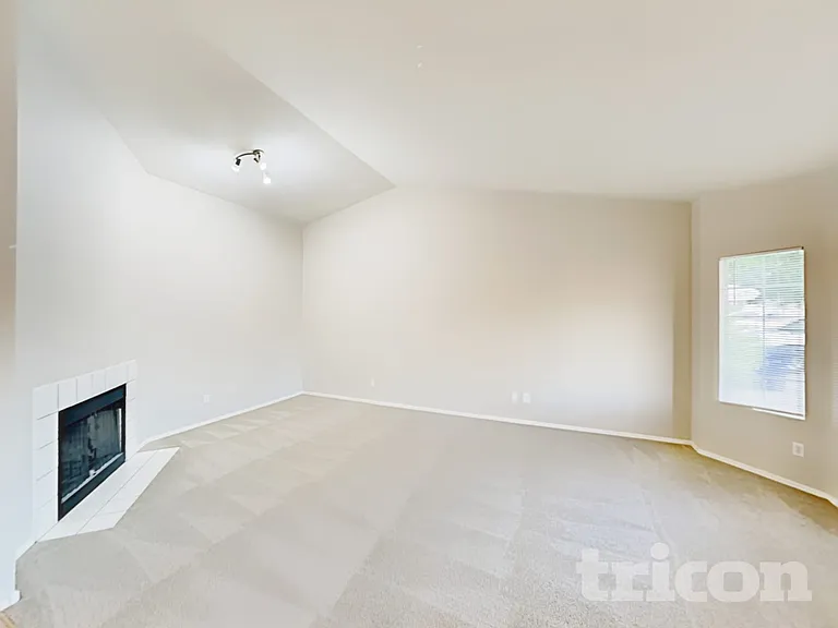 6604 E Fairbrook St — Photo 2