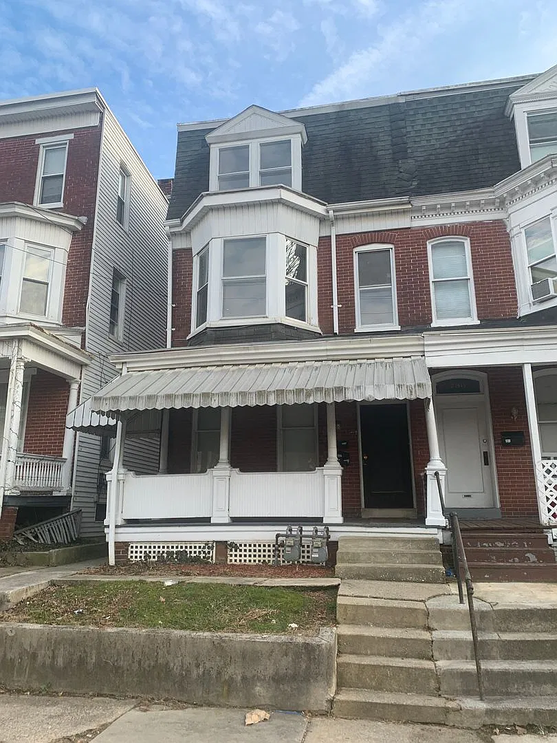 3 Bedroom 1 Bath West End of York City — Photo 1