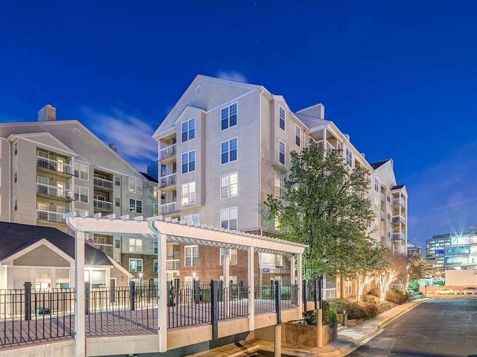 Controlled Access Community in the Heart of Rosslyn, VA
