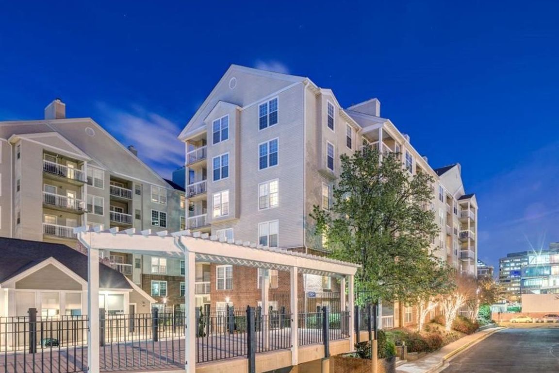 Controlled Access Community in the Heart of Rosslyn, VA