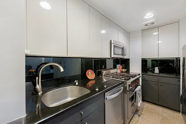 Rented by Compass | media 14