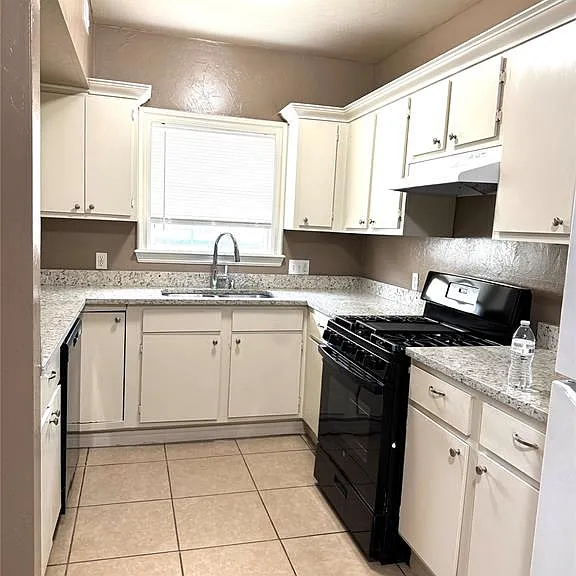 2937 Pioneer Ave — Photo 8