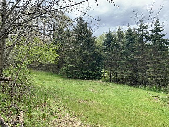 3rd image of N76W28065 Center Oak ROAD