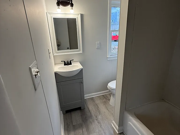 483 Goethe St #1 — Photo 6