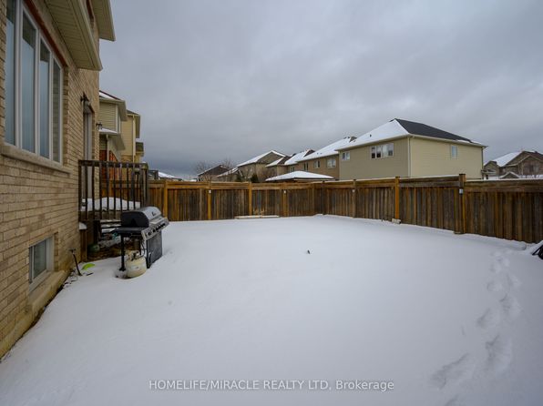 38 Sexton Cres, Hamilton, ON L9G 0E3