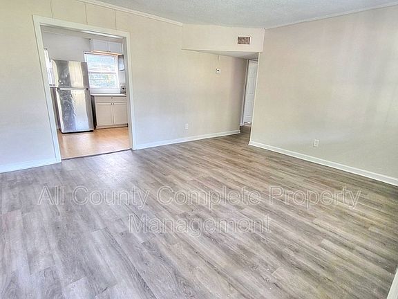 4th image of 9172 11th Ave