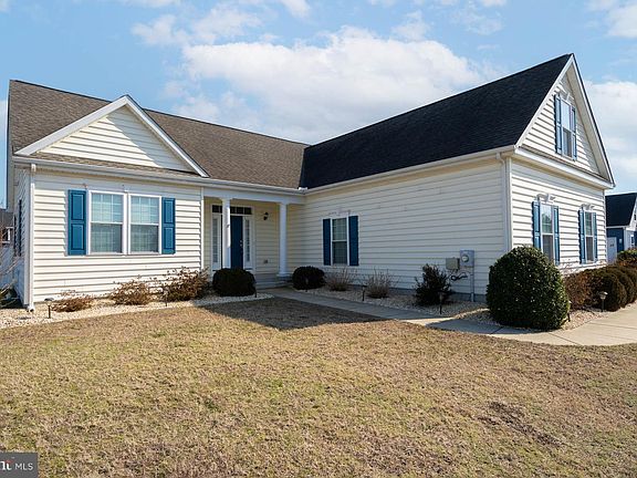 3rd image of 23382 Greenbank Dr
