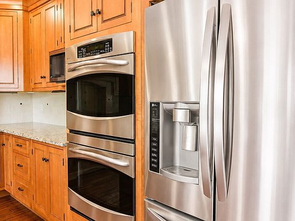 5th image of 413 Quince Street NE