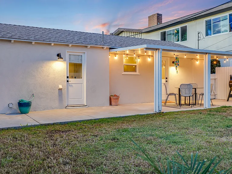 325 W Avenida Palizada — Photo 30
