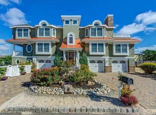 15 E Lavenia Ave, Brant Beach, NJ 08008