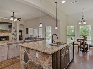 726 Haynie Dr, Runaway Bay, TX 76426