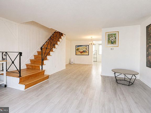 5th image of 10916 Modena Pl