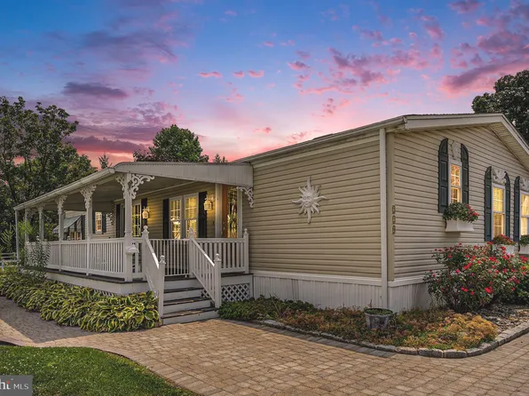 220 Horseshoe Dr, Garnet Valley, PA 19060