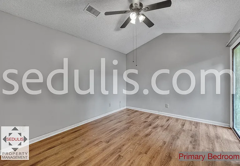 801 Temple Rd #A — Photo 16