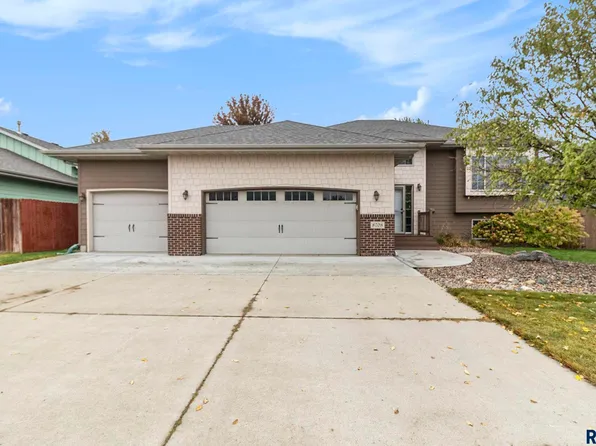 8708 W Norma Trl, Sioux Falls, SD 57106