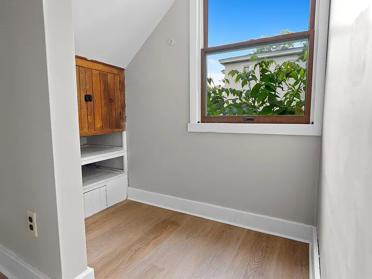 322 S Stewart Ave #4 — Photo 8