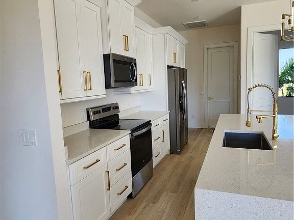 5th image of 1727 Cornell Ave N