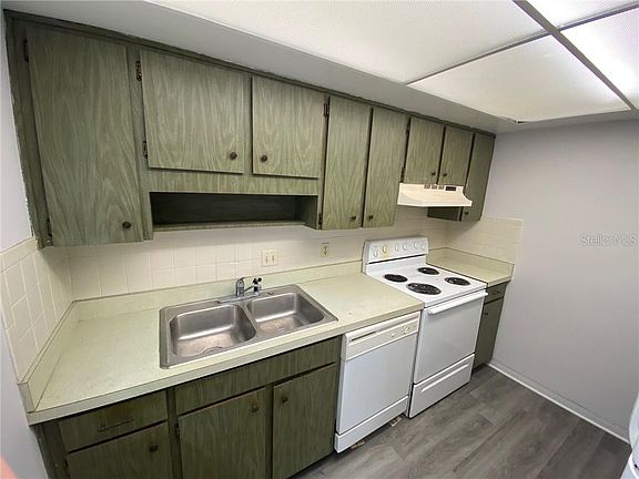 4th image of 46 Bougainvillea Dr APT B