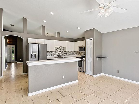 5th image of 15900 Autumn Glen Ave