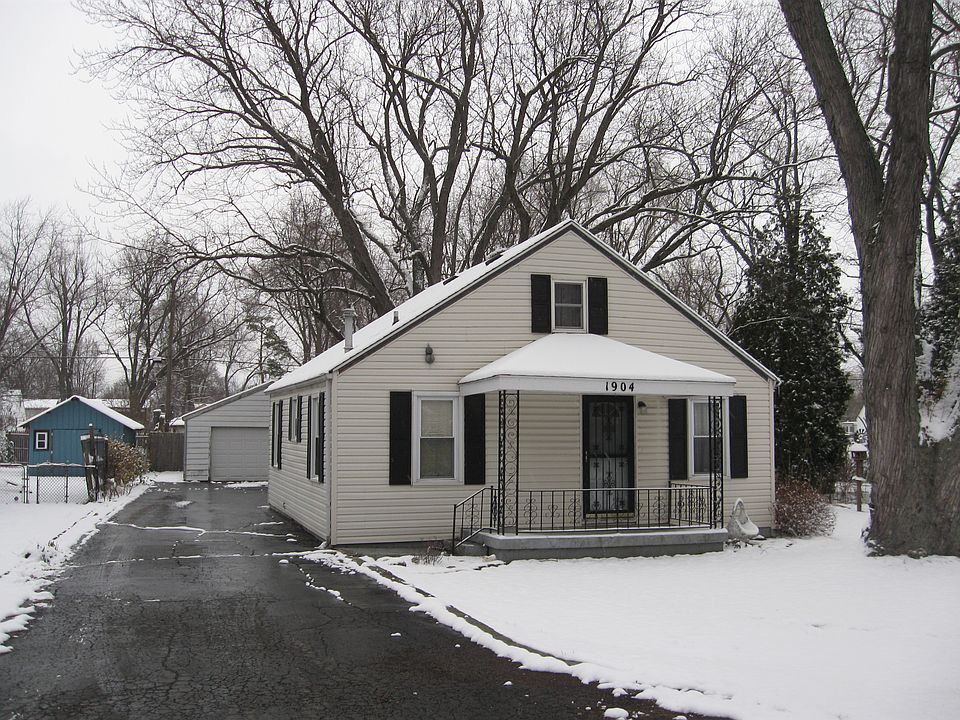 1st image of 1904 E Yale Ave