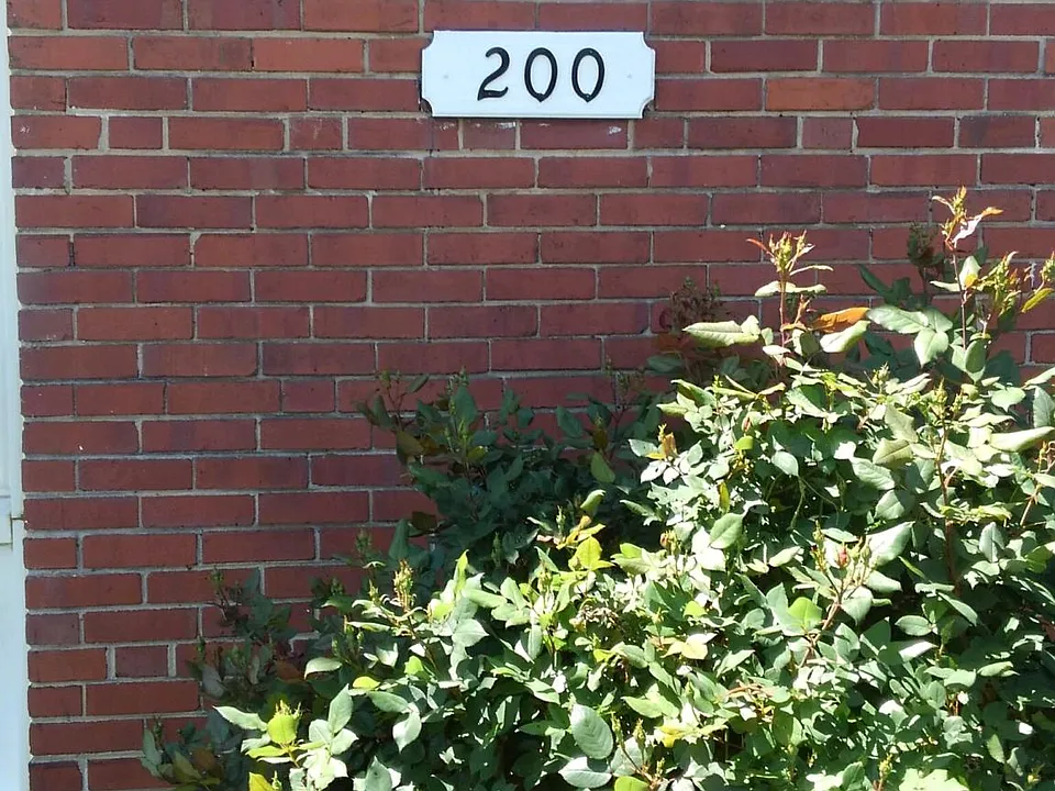 200 S Veitch St #1