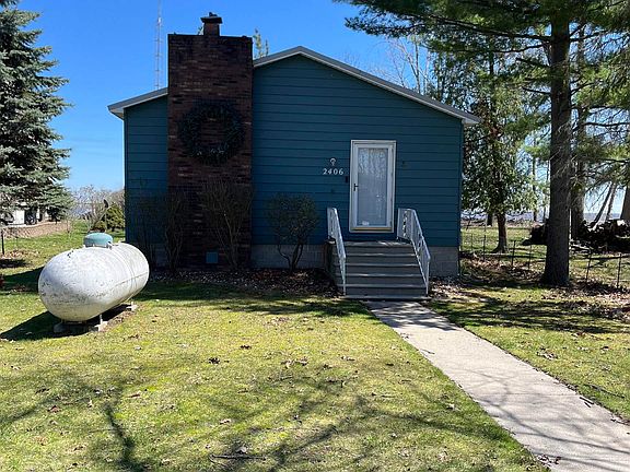 2nd image of 2406 Oak Rd