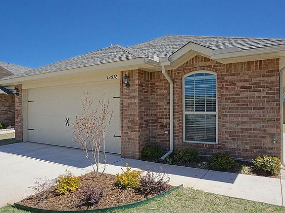 2nd image of 12516 Heritage Oaks Dr