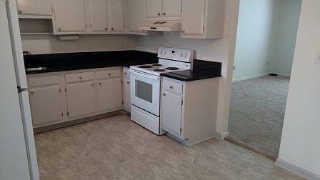 3rd image of 1010 Carriage Dr APT B